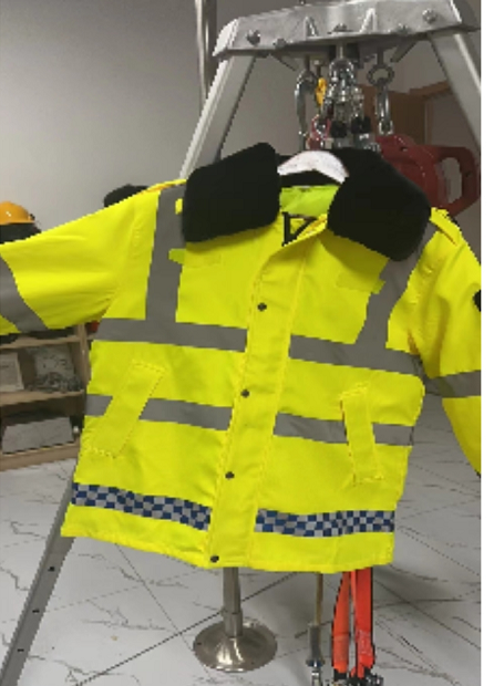 君御 N211-5A-1 带反光条棉服执勤雨衣上衣 土黄色 带毛领-M