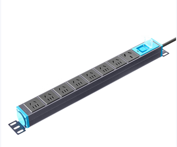 公牛（BULL） GIE-108D(B) 大功率PDU机柜插座1.8米1.5平方-个