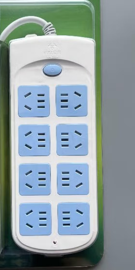 公牛（BULL） 604(F) 插排3m线长-个